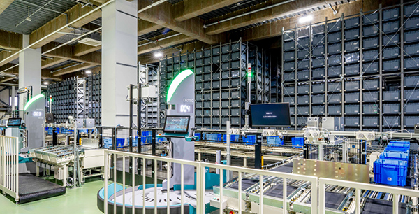 鈴与株式会社　東扇島第一物流センター内