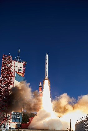 ＩＨＩグループが開発に携わった イプシロンロケット4号機打上げ　 　ⒸJAXA