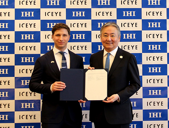From the left Rafal Modrzewski, Co-founder & CEO of ICEYE Hiroshi Ide, President & CEO of IHI