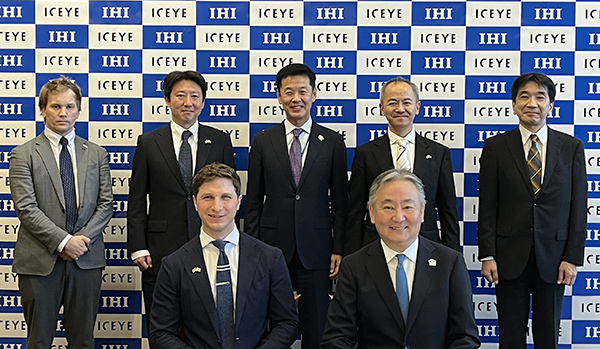 Front row, from the left Mr. Rafal Modrzewski, Co-founder & CEO of ICEYE Hiroshi Ide, President & CEO of IHI Back row, from the left Mr. Tuukka Mäki-Lohiluoma, Assistant to the Defence Attaché, Embassy of Finland Tokyo Mr. Yasuhiro Tsukahara, Chief Executive Officer of ICEYE Japan Atsushi Sato, Board Director, Managing Executive Officer, President of Aero Engine, Space & Defense Business Area, IHI Mr. Atsushi Endo, Director, International Policy Division, Bureau of Defense Policy, Ministry of Defense Mr. Hirohisa Mori, Director for Defense Equipment Transfer Strategy, International Cooperation Division, Equipment Policy Department, Acquisition, Technology and Logistics Agency, Ministry of Defense