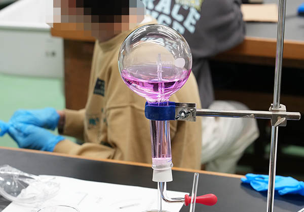 Ammonia fountain experiment