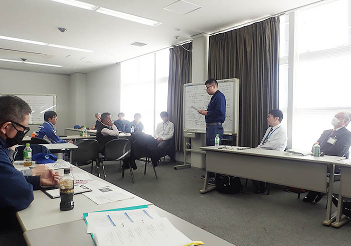 Participants give presentations