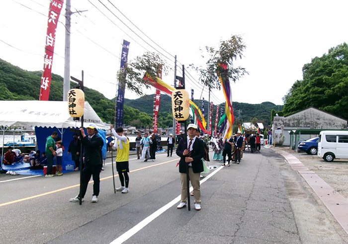 Procession of portable shrines