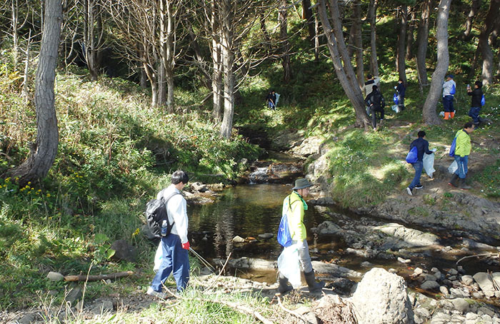 Cleaning along a mountain road