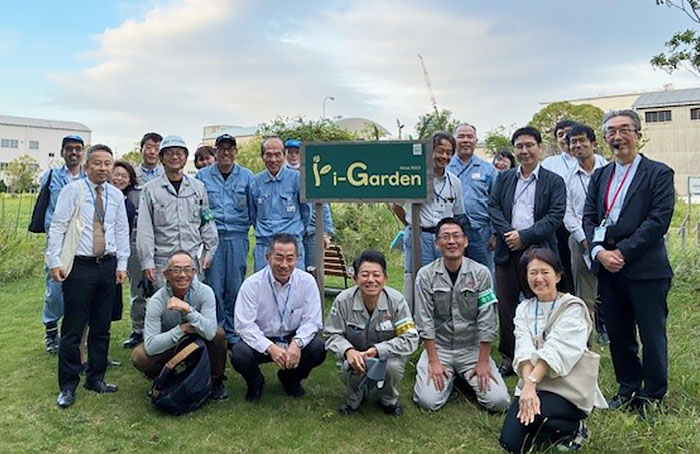 Commemorative photo by nature observation tour participants upon the registration of the site as a Nationally Certified Sustainably Managed Natural Site