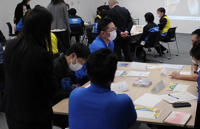 The discussion session featured lively exchanges of ideas
