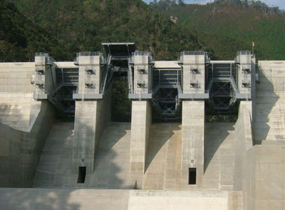 石河内ダム（小丸川発電所下部ダム）