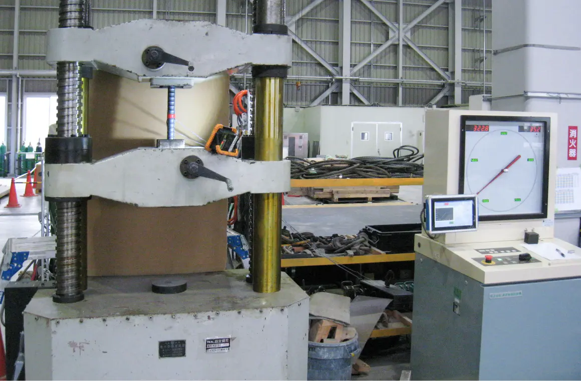 鉄筋の引張り試験