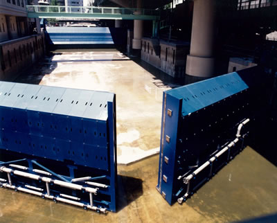 Higashiyokoborigawa Gate