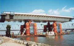 Lift-up barge erection method