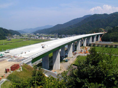 佐分利川橋