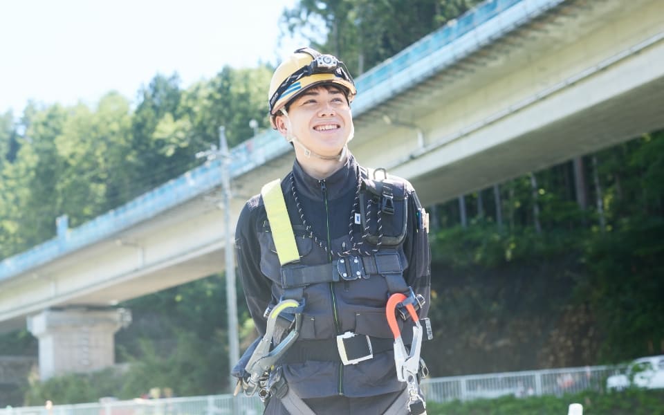 Next Interview 橋梁に刻まれた自分の名前を見て、感じたことのない達成感が湧き上がる。