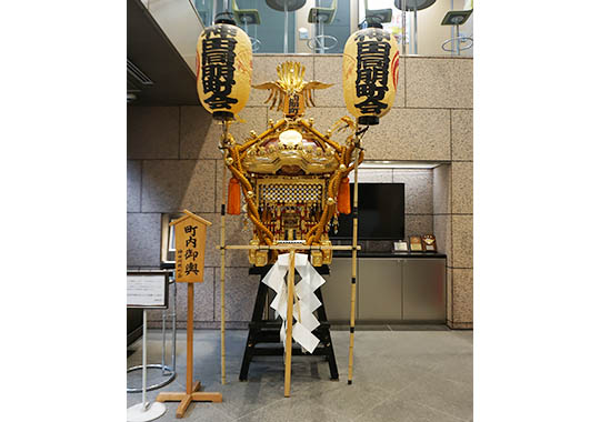 IPS本社にて、町内神輿を展示