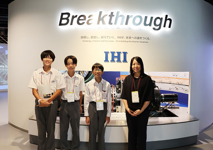 応援に来てくれた先生と集合写真