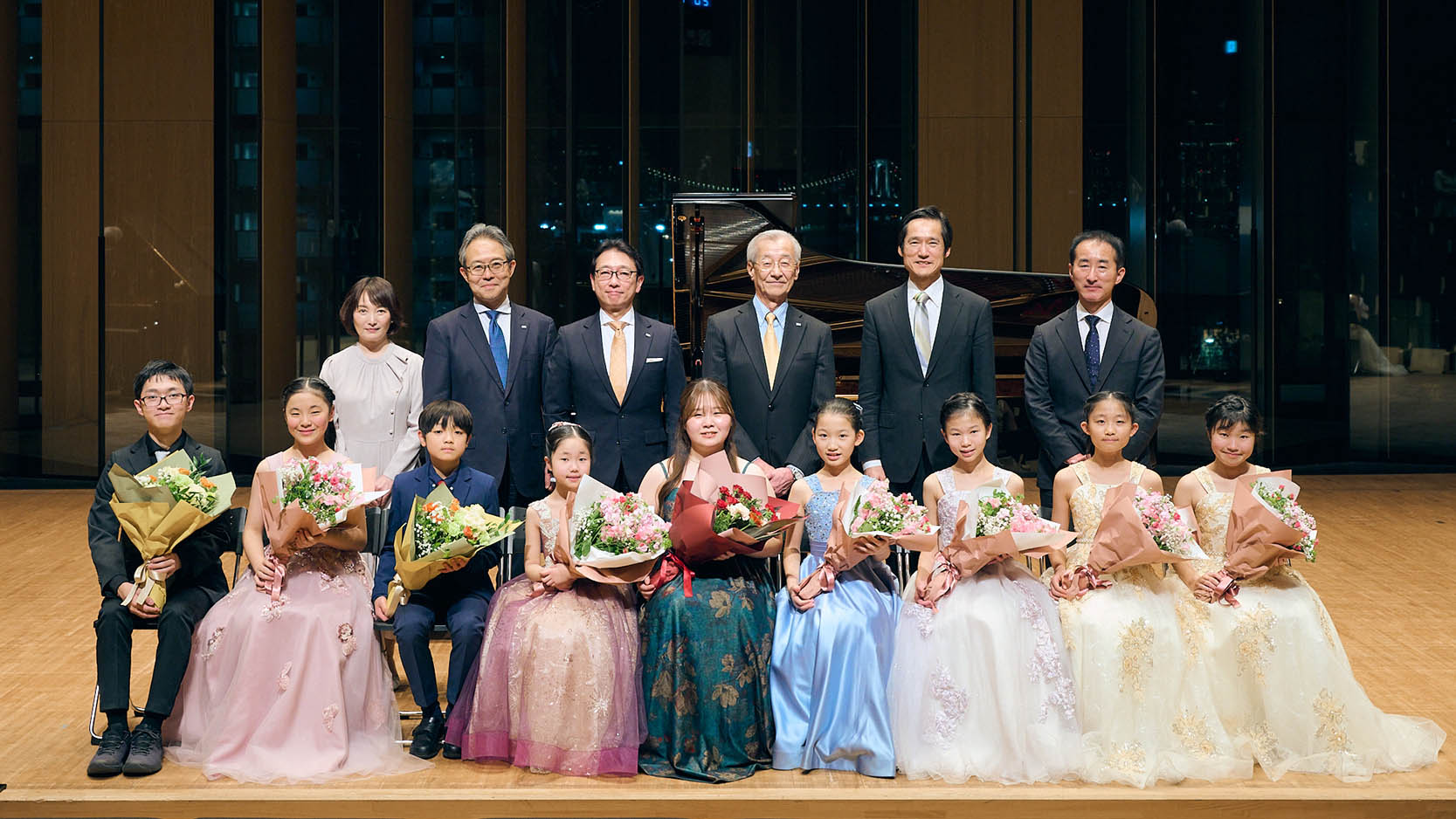 集合写真（後列：左から４人目がIHI満岡取締役会長）