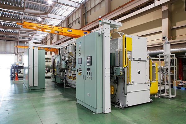 ガス冷式連続真空浸炭装置 (加圧加熱仕様)VCG-242448PHQ